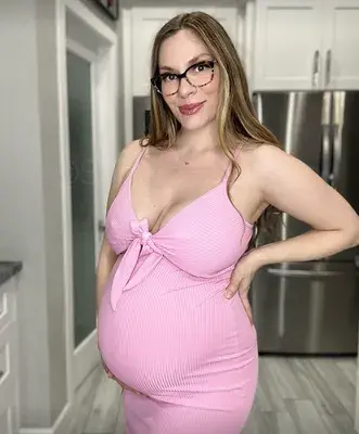 ๐๐๐๐๐๐๐๐ก Step-Mommy Mia ๐ผ OnlyFans profile