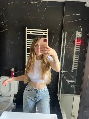 Allison ๐งธ OnlyFans profile