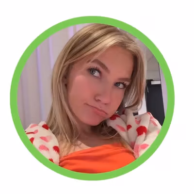 Emma Brooks TEEN w blue eyes ๐ข ONLINE ๐ข OnlyFans profile
