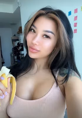 MelliBunni ๐ Your Petite Asian Waifu OnlyFans profile